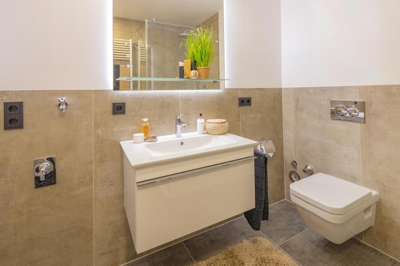 Sweethome - Luxus Pur - Grosse Kueche, 2 Baeder, 2 Terrassen Ottobrunn Esterno foto