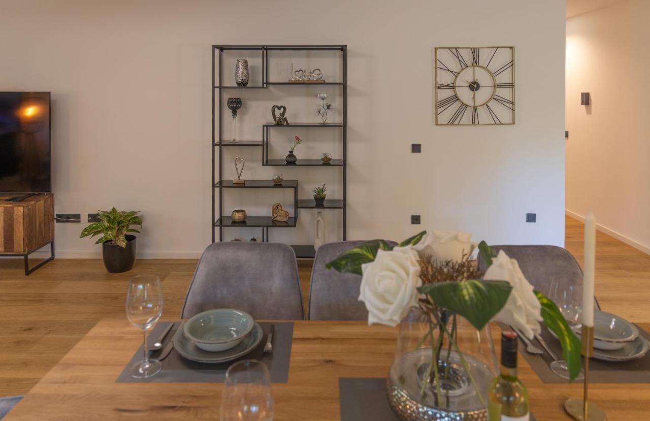 Sweethome - Luxus Pur - Grosse Kueche, 2 Baeder, 2 Terrassen Ottobrunn Esterno foto